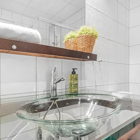 Seaside Apt. Catch Crabs From Your Bedroom Window! شقة برغن