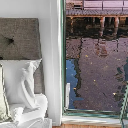 아파트 Seaside Apt. Catch Crabs From Your Bedroom Window!