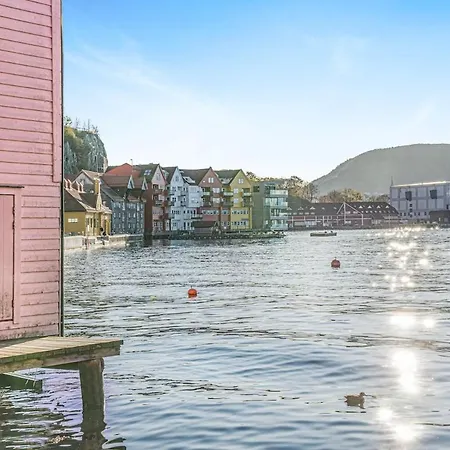 Seaside Apt. Catch Crabs From Your Bedroom Window! Appartement Bergen