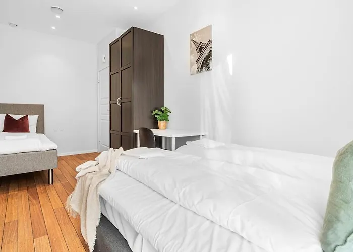 Seaside Apt. Catch Crabs From Your Bedroom Window! Apartment Bergen