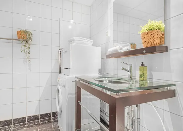 Seaside Apt. Catch Crabs From Your Bedroom Window! *