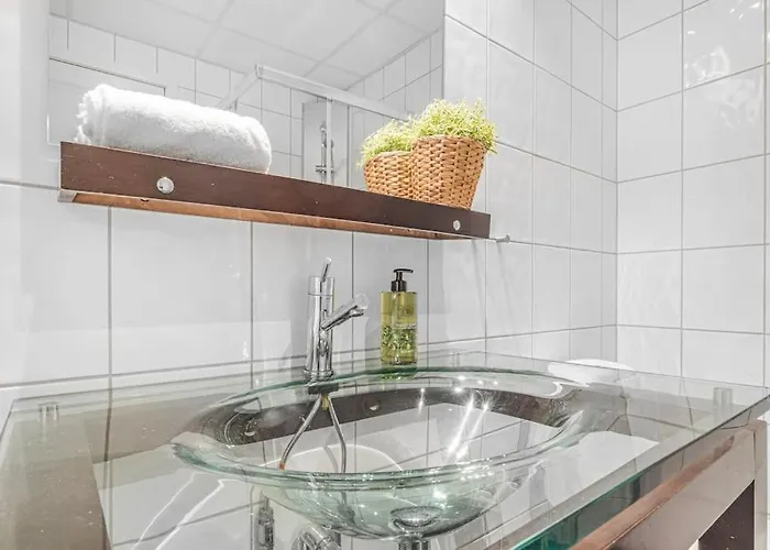 Seaside Apt. Catch Crabs From Your Bedroom Window! Apartment Bergen