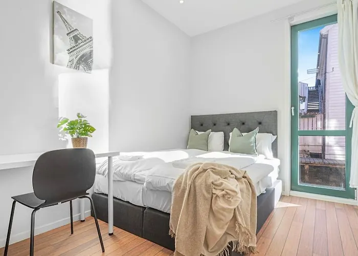 Seaside Apt. Catch Crabs From Your Bedroom Window! * Bergen