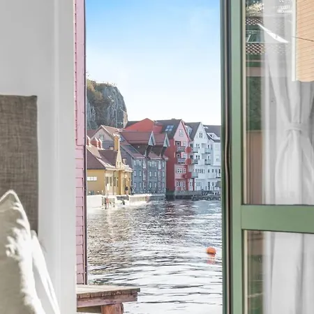 Appartement Seaside Apt. Catch Crabs From Your Bedroom Window! Bergen