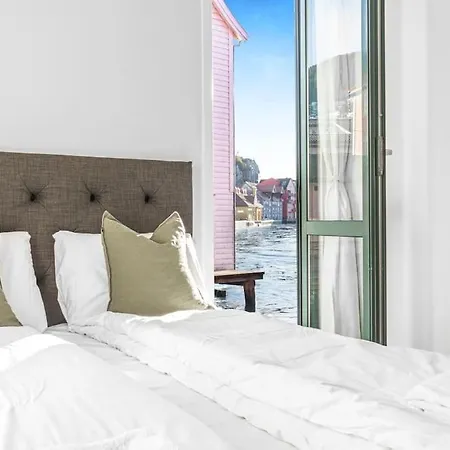 Seaside Apt. Catch Crabs From Your Bedroom Window! Bergen